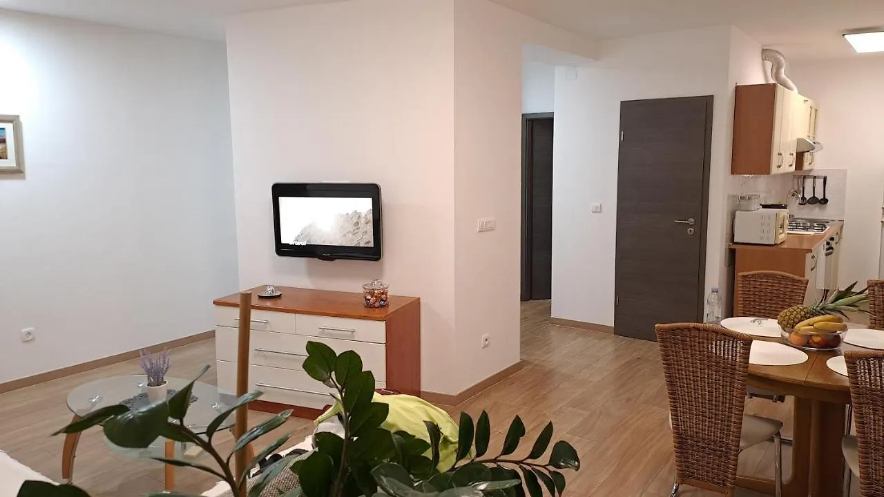 Greenline Pula Apartment